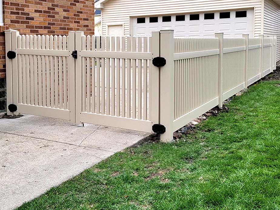 Residential Fence Contractor in Lake County, IL